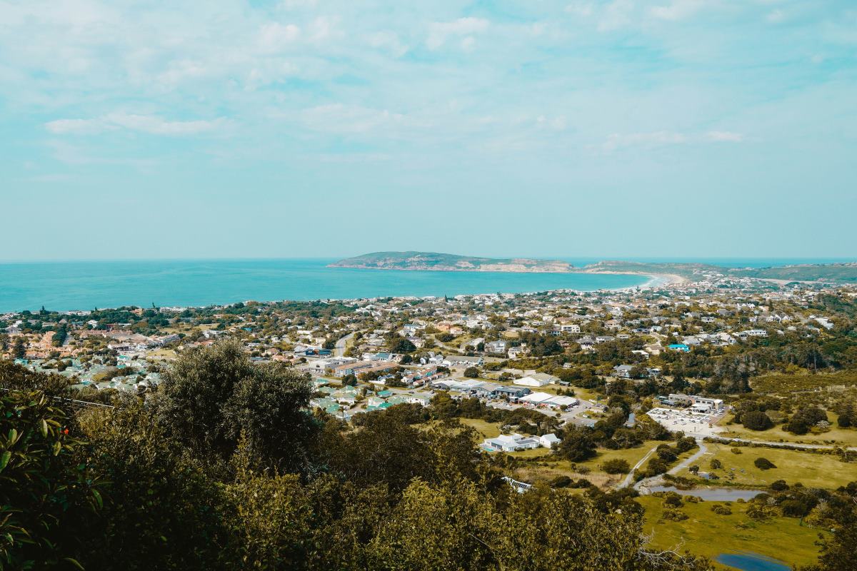 Une vue sur Plettenberg Bay, Afrique du Sud.