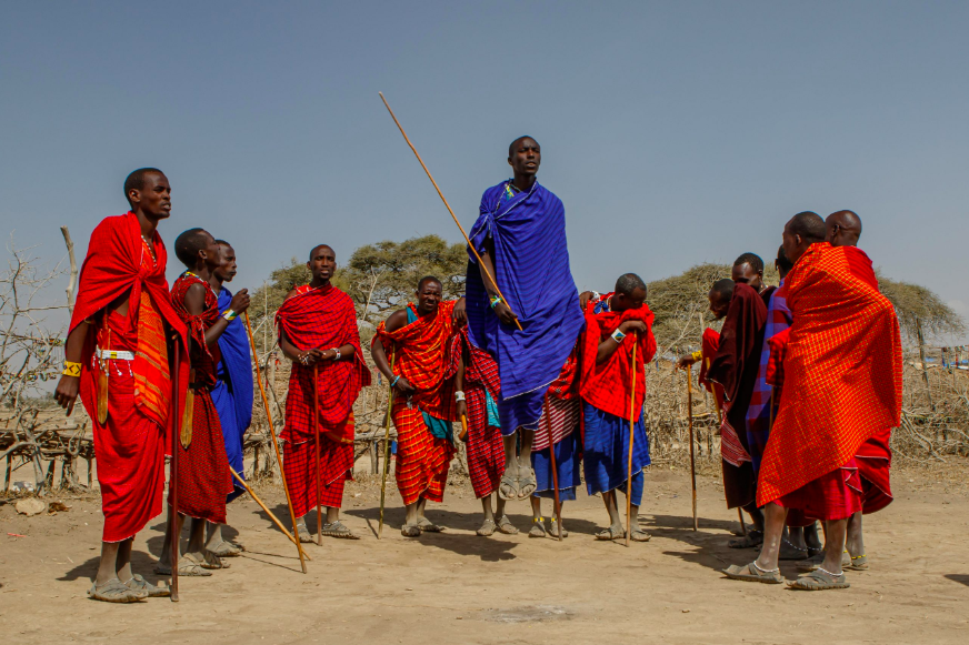 Famous Jumping Maasai Tribe in Olduvai Gorge Tanzania | Photo Credits: Toine Ijsseldijk (Duni Art)