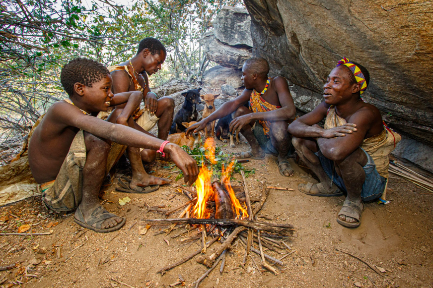 Tribe at Lake Eyasi in Tanzania | Photo Credits: Toine Ijsseldijk (Duni Art)