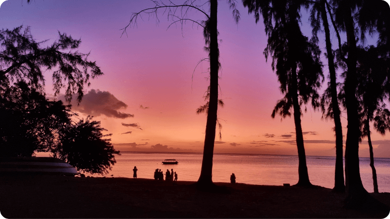 Flic en Flac at sunset, Mauritius | Photo credits: Zoe & Simon