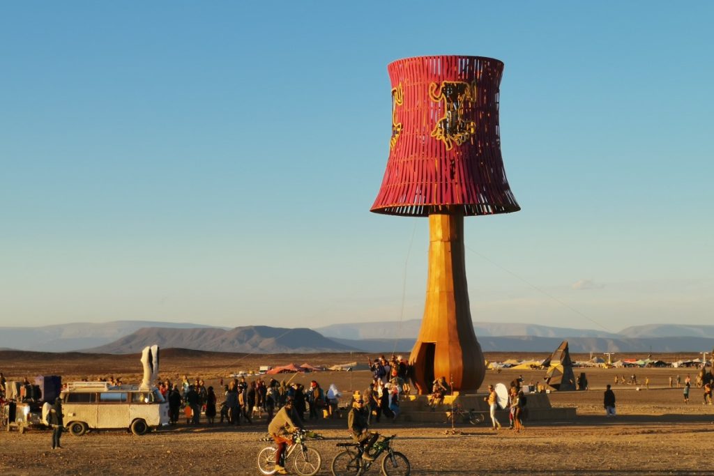 4x4s and people gather at AfrikaBurn.