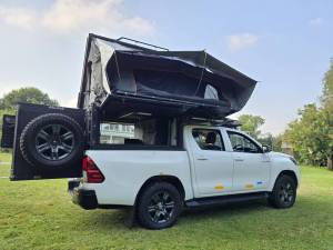 Toyota Hilux Double Cab Bushcamper 4x4 2 People