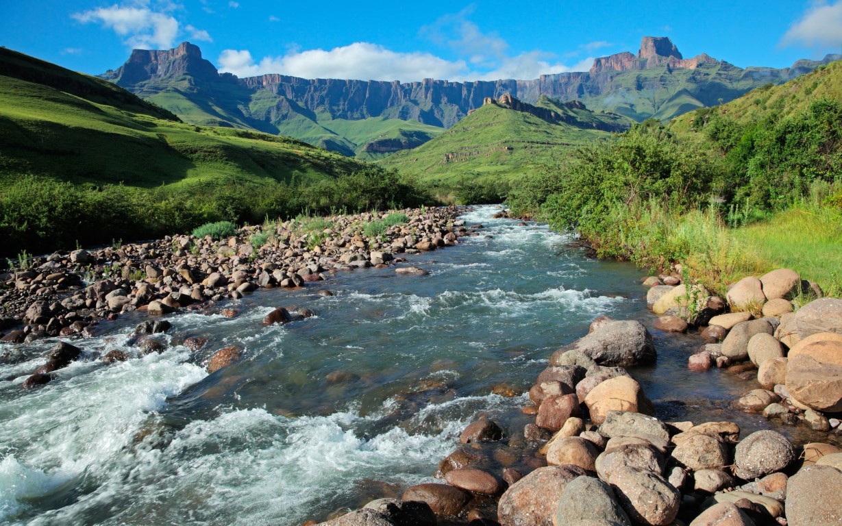 Drakensberg Berg en Tugela Rivier | Foto: EcoPic via Getty