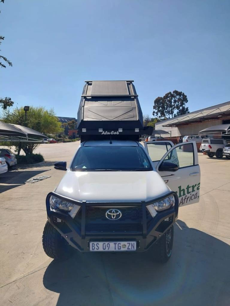 Toyota Hilux Double Cab 4x4 Safari Lux
